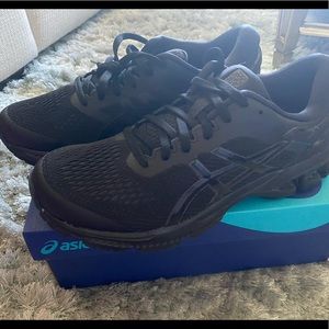 NEW w/box all black ASICS sneakers- women’s sz 9.5